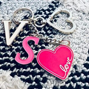 VICTORIA’S SECRET Metal Keychain